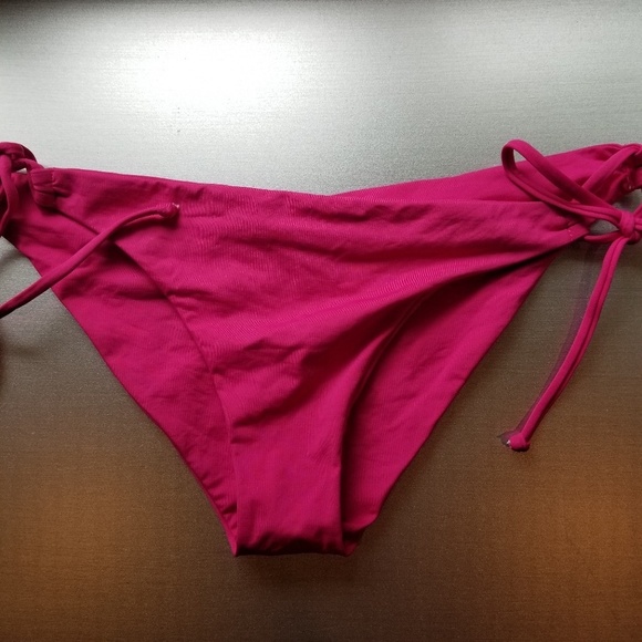 L*Space Sensual Solids Dandy Keyhole bottom - Picture 2 of 3